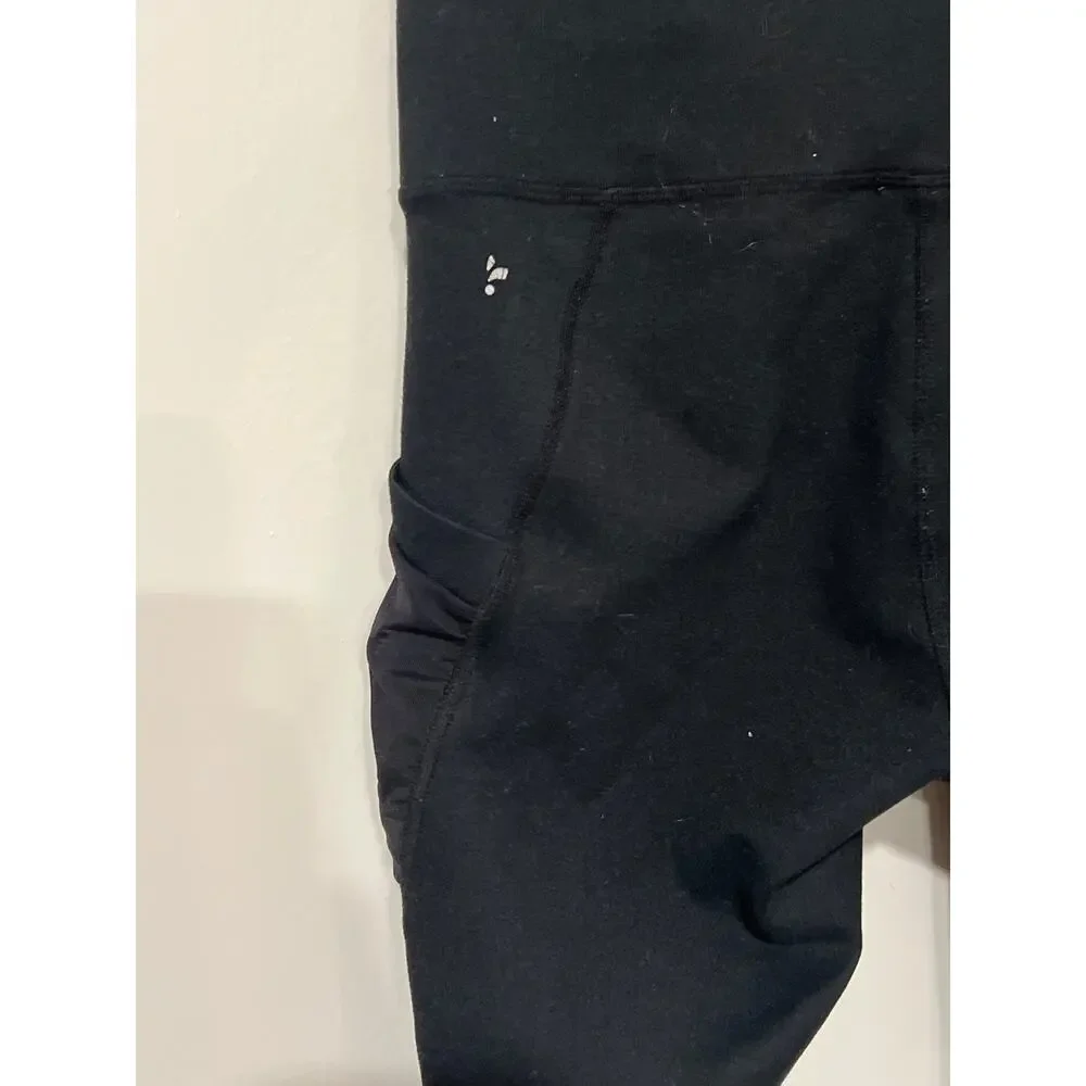 Fabletics, Powerhold, Yoga Shorts, 8' inseam , Size XS, 1448Y - Picture 3 of 4